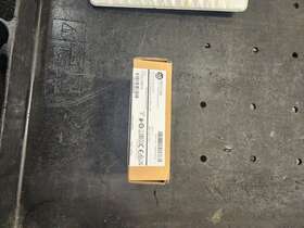 1762-0b16 Allen-bradley Micrologix 16 Pt 24 Vdc Source Output