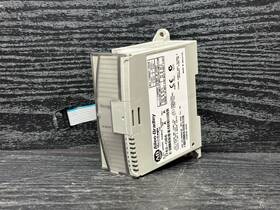Iillc-003772 Allen-bradley 1762-ob8 0b8 Obb Ser A Micrologix 1200 Output Module 24vdc 8 Point