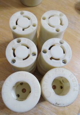 L6-15 Bryant Inch Lot Of 3 Female Twist Lock Connectors 15a/250v