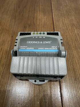 M1300.6042.r0 Giddings & Lewis Gidding And 24v Output Source Input Sink/source