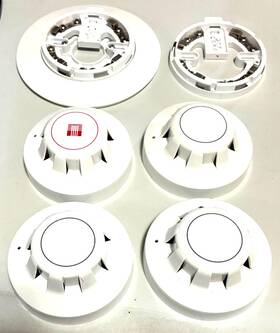 Grinnell/thorn Isn-550p 1-lot Pre-owned 6-item 4 Detectors And 2-bases As Pictured Ul