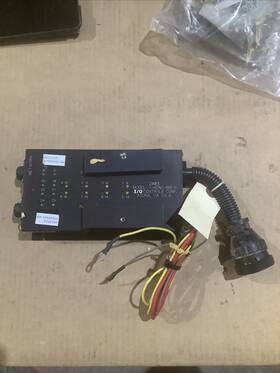 T-hcnc-808-r3 I/o Controls Gillig Dinex Control Module T-hcnc-808-r Used