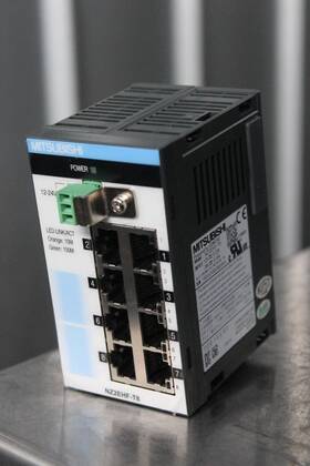 Nz2ehf-t8 Mitsubishi Industrial Ethernet Switch 10/100m Din Rail Switching Hub