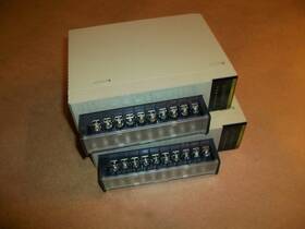 Cs1w-od211 Omron 2pc Output Module 24vdc Used