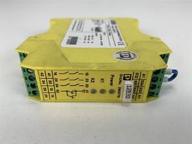 Psr-scp-24uc Phoenix Contact 2963776 Psr-scp-24uc/esm4/3x1/1x2/b Safety Relay