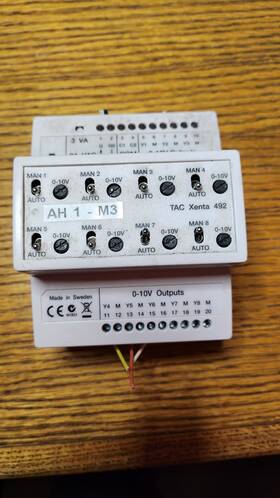 0-073-0303-0 Schneider Electric Tac Xenta 492