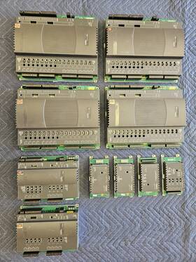 30-3001-812 Schneider Electric Andover Continuum Analog Plc Input/output Module