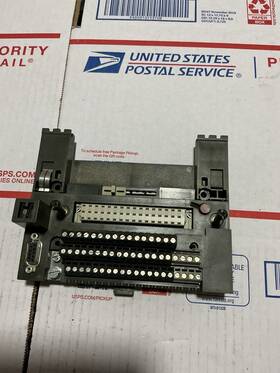 193-0ca10-0xa0 Siemens 6es7 Plc Input/output Module I/o Terminal Block