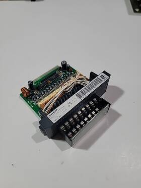Ti305-05n Siemens 30555n Simatic Input Module Internally Supplied 18-36vdc 16 Point