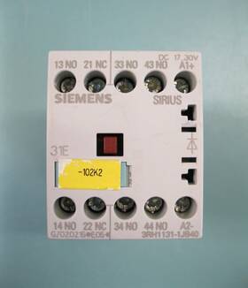 3rh1131-1jb40 Siemens Sirius Control Relay 600vac F19