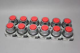 52pm8a2 Siemens Lot Of 12 Oil Tight Red Push Botton