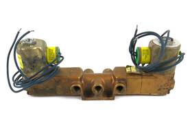 Vxx-4324-u3 Versa Pneumatic Directional Valve Untested