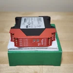 Schneider Electric XPSECME5131P Xps-ecme Safety Relay Module 24V Ac/dc Preventa. Fixed Price $295.00.