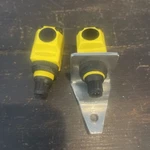 Lot Of Banner Q25AW3LPQ1 Series Right-angle Base Mount Rectangular Sensor. Fixed Price $29.99.